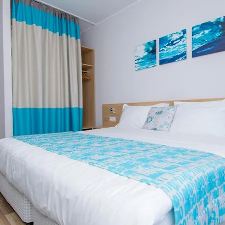 Nevis & Aqua Park Üdülőközpont Napospart